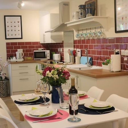 Pristine Apartment In The Centre Of Glastonbury Exterior foto