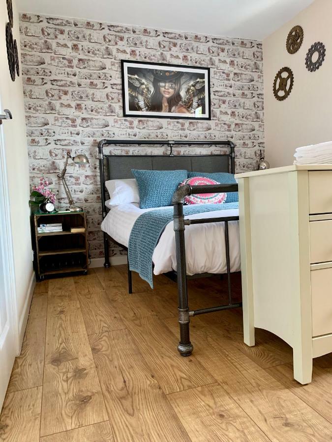 Pristine Apartment In The Centre Of Glastonbury Exterior foto
